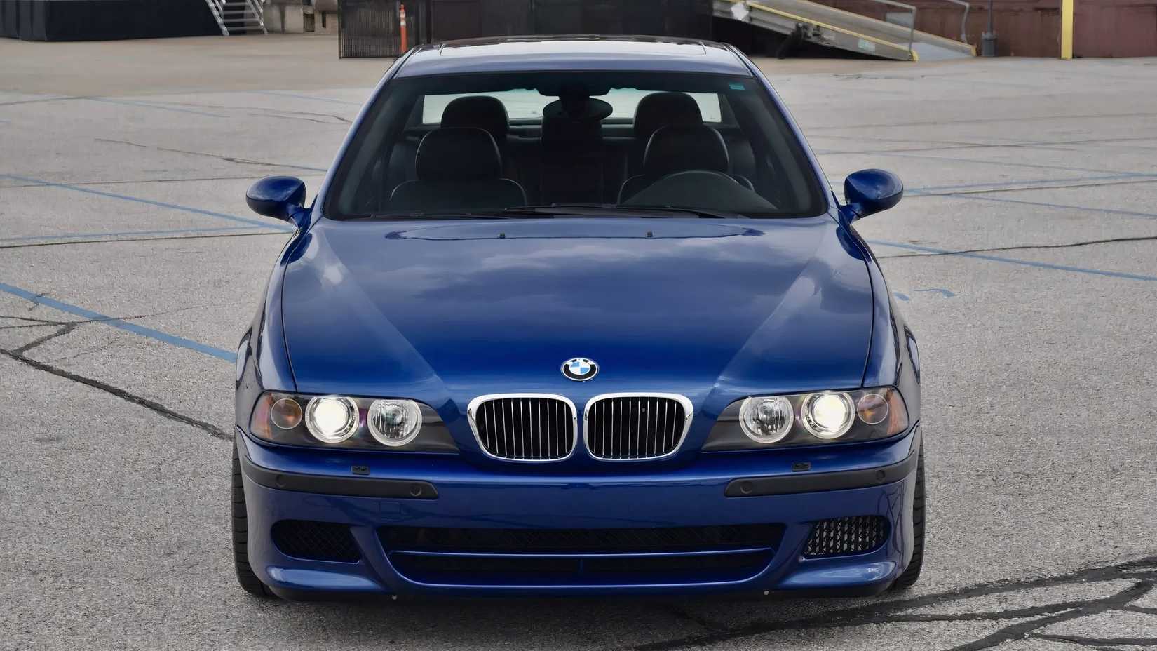 2000 BMW E39 M5 front exterior shot