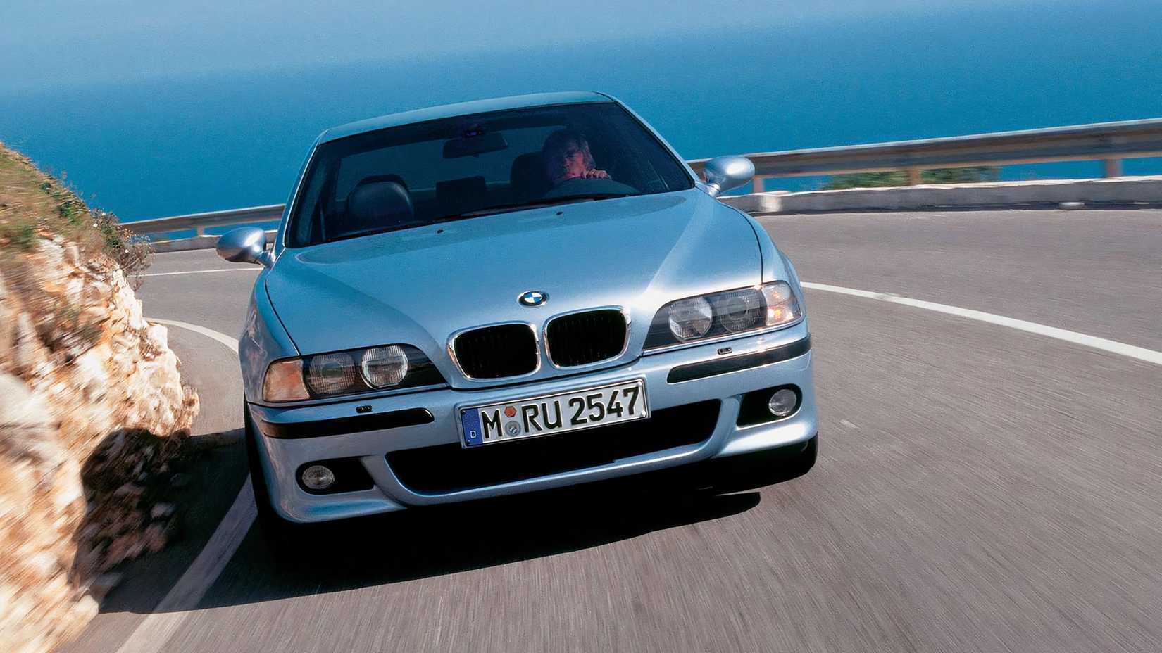 2000 BMW E39 M5 dirigindo dianteiro TopSpeed