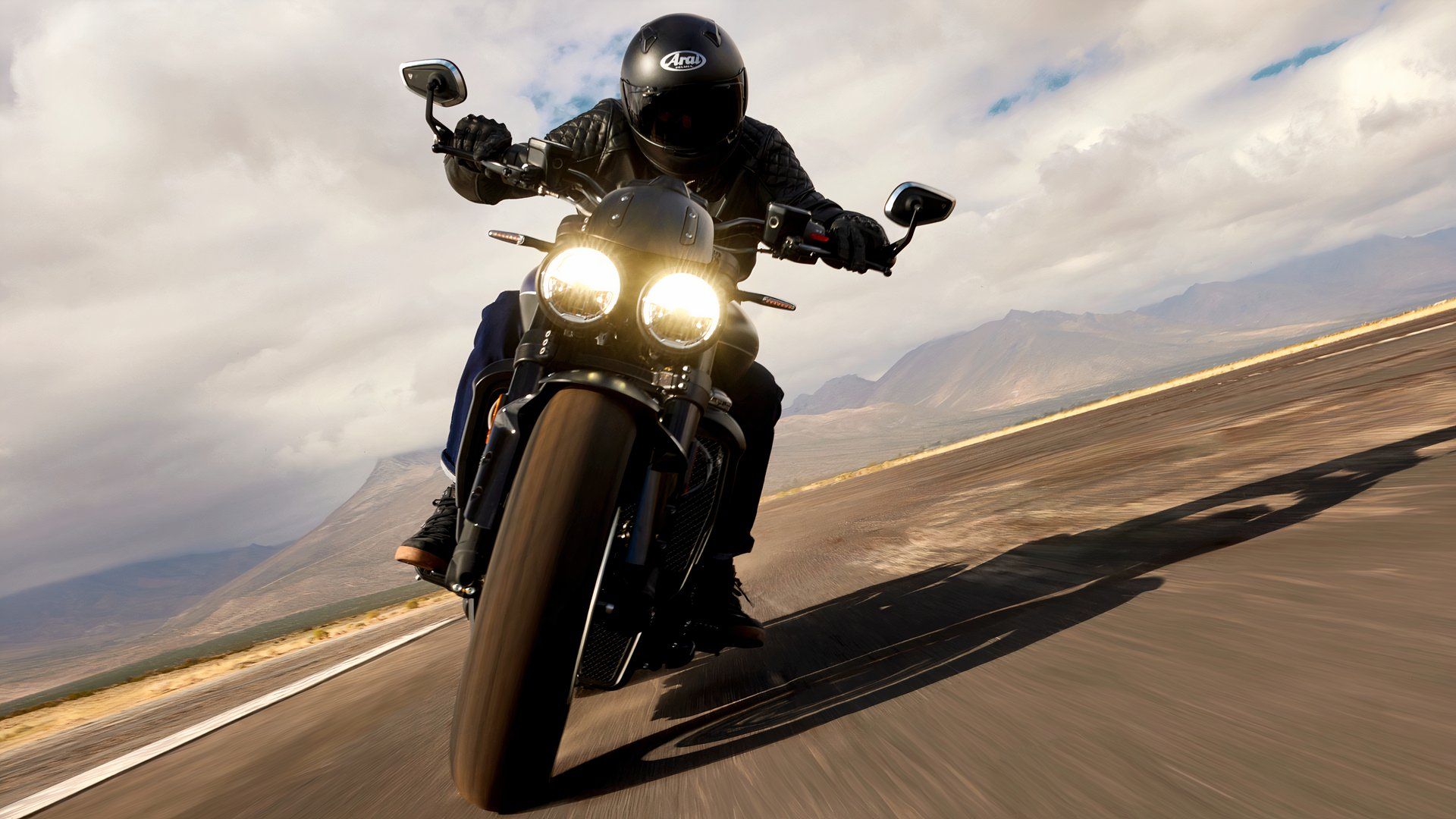 2024 Triumph Rocket 3 Storm R Front Action