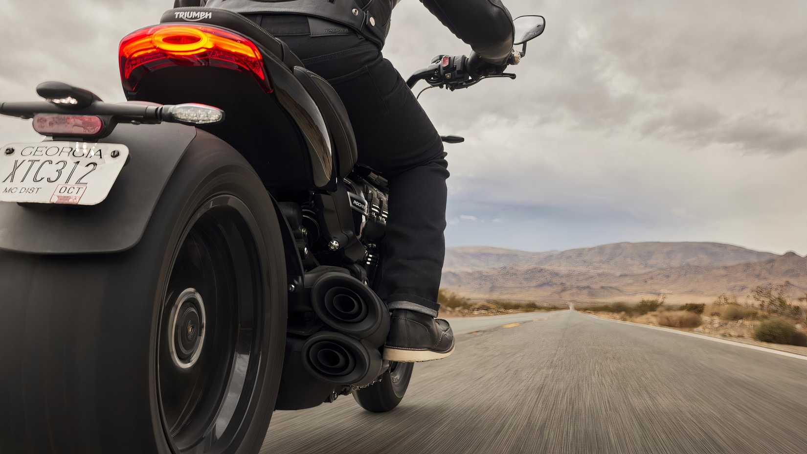 2024 Triumph Rocket 3 Storm R enorme foto cinematográfica do pneu traseiro