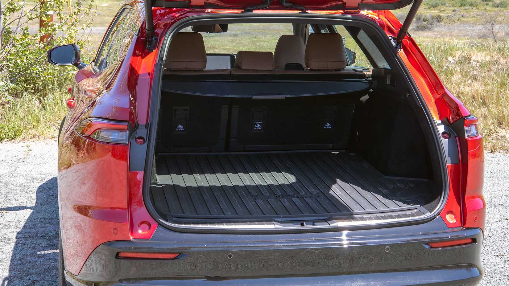 2025 Toyota Crown Signia Espaço de Carga TopSpeed-1