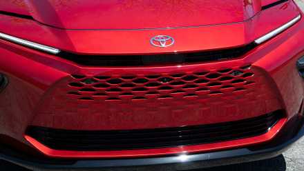 2025 Toyota Crown Signia Grille 2 TopSpeed-1