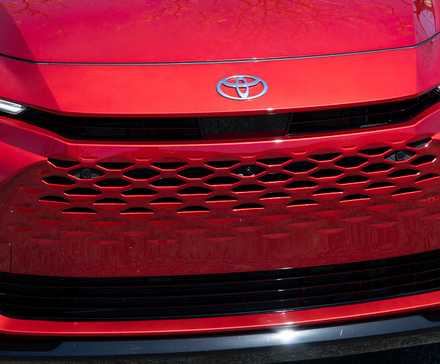 2025 Toyota Crown Signia Grade 2 TopSpeed-1