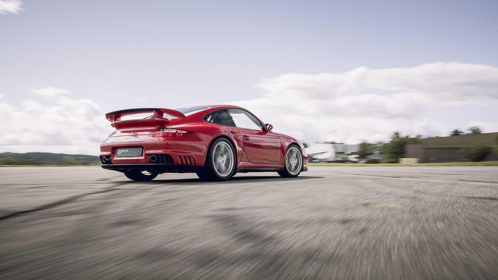 997 911 rear view driving