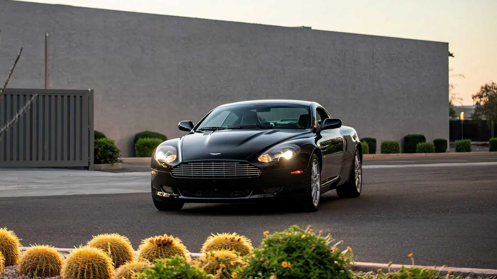 Pre-Facelift Aston Martin DB9