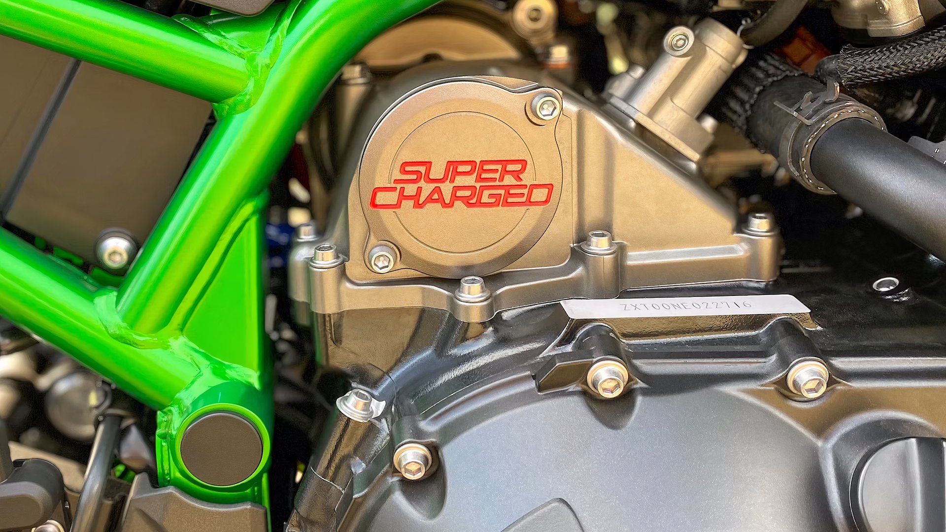 Kawasaki Z H2 engine