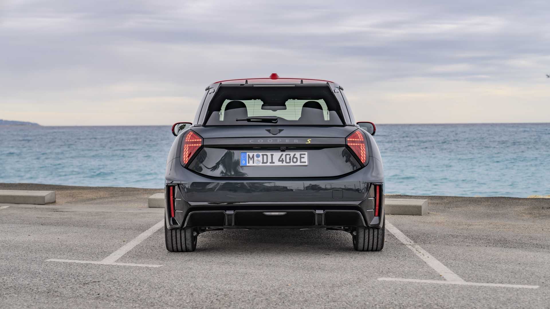 Mini Cooper 2024 Rear View Unveiling the Top Brand for Ultimate Customer Satisfaction