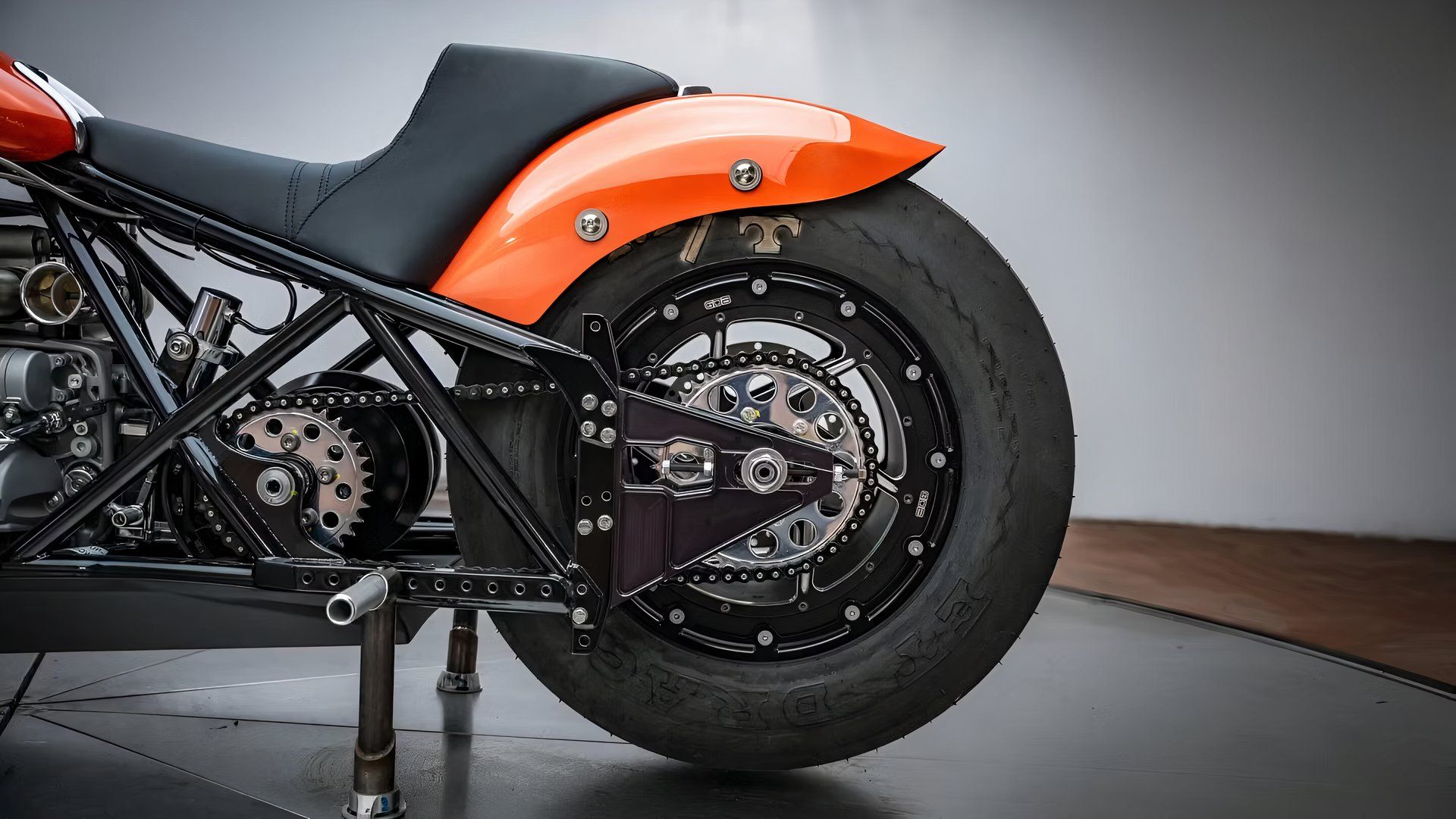 Roland Sand’s Feisty BMW R 18 Wants To Smoke American Cruisers On A ...