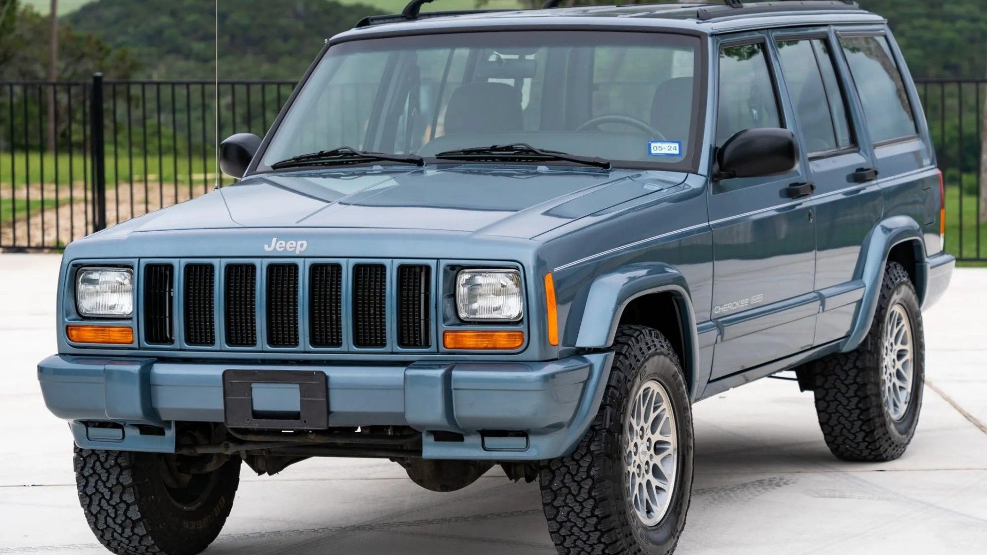 Why The 80 Series Land Cruiser Is One Of The Best 4x4s Ever Made