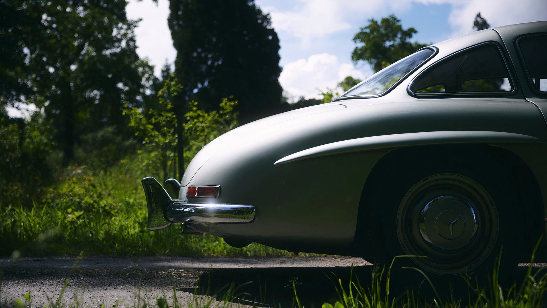 Driving The Legendary Mercedes-Benz 300SL Gullwing Actually Felt Better ...