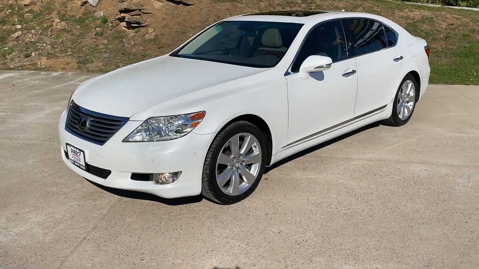 2011 Lexus LS 460 front 3/4 shot
