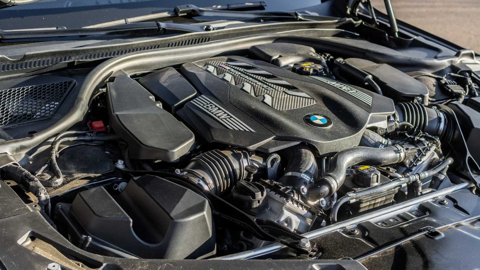 2019 BMW M850i xDrive Coupe Engine Bay