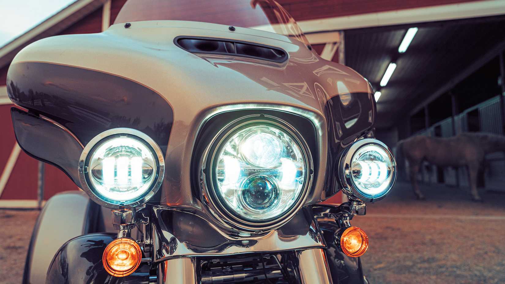 2023 Harley-Davidson Tri Glide Ultra fairing close-up detail