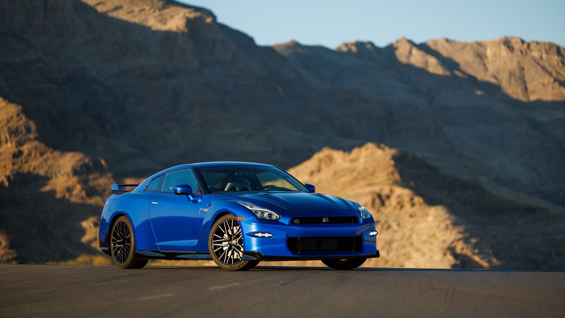 Nissan GT-R Ends, Nissan Z Returns: The Japanese Sports Car Story