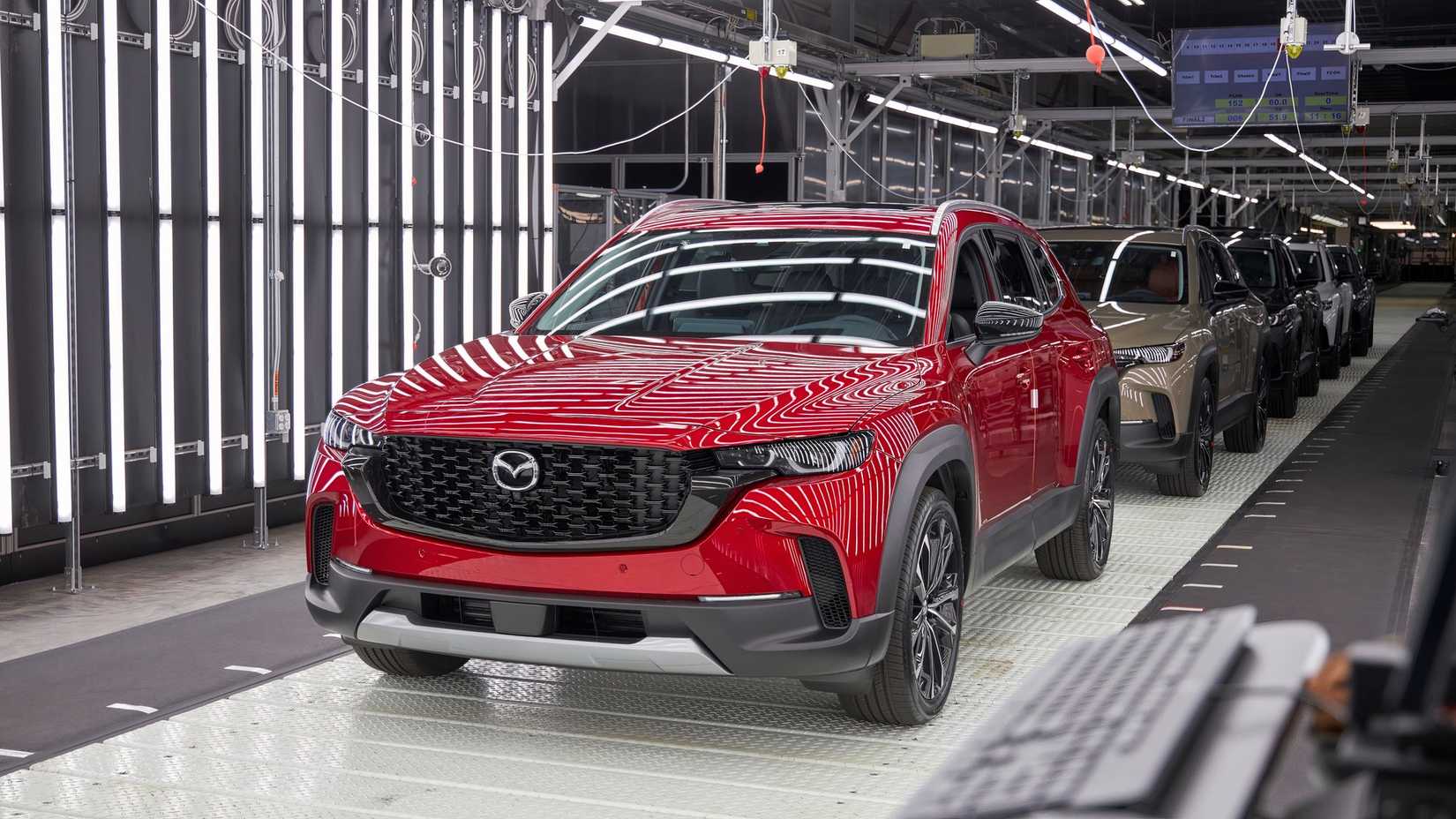 Linha de montagem Mazda CX-50 2024