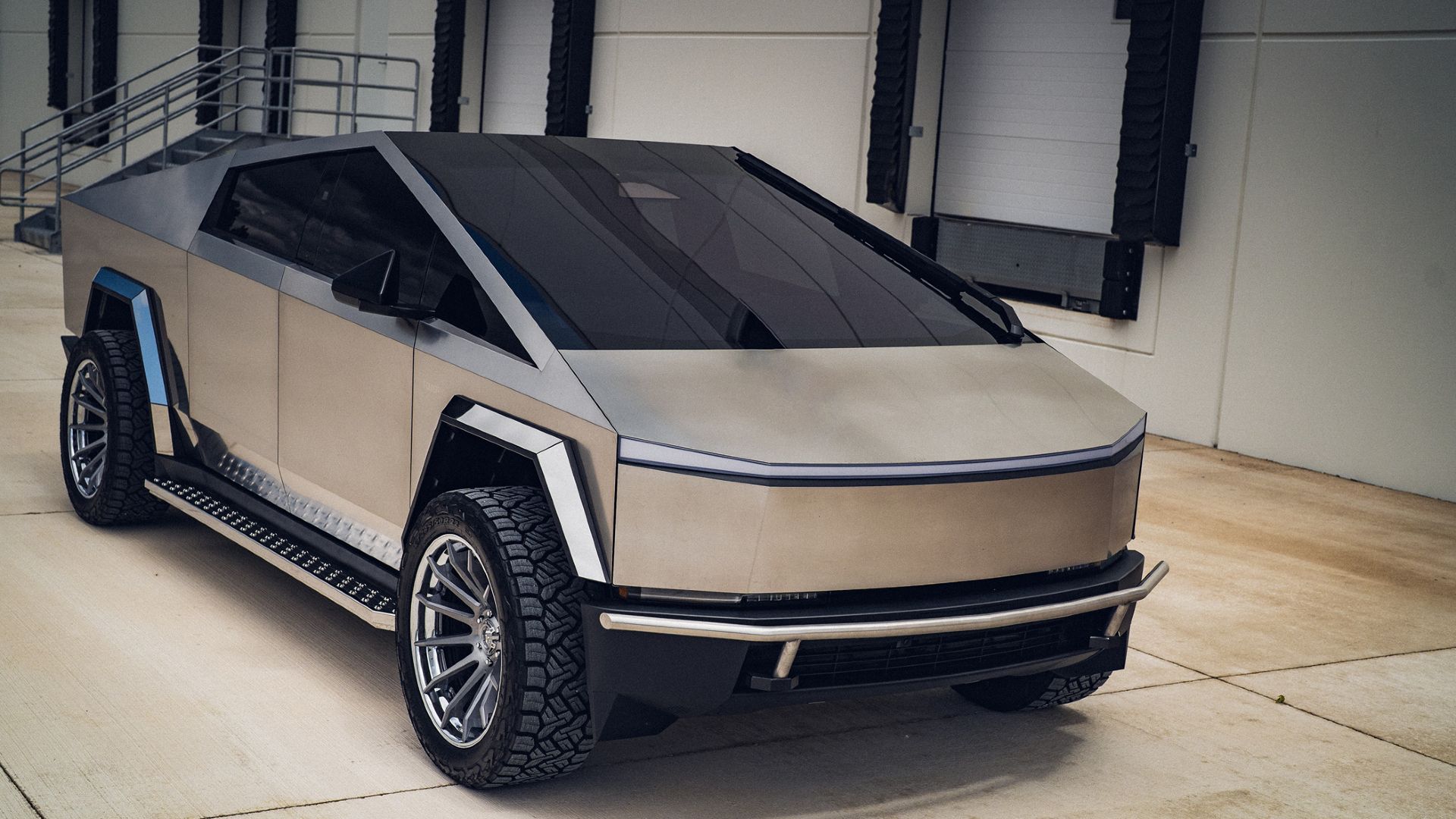 10 Ridiculous Mods People Have Done To The Tesla Cybertruck