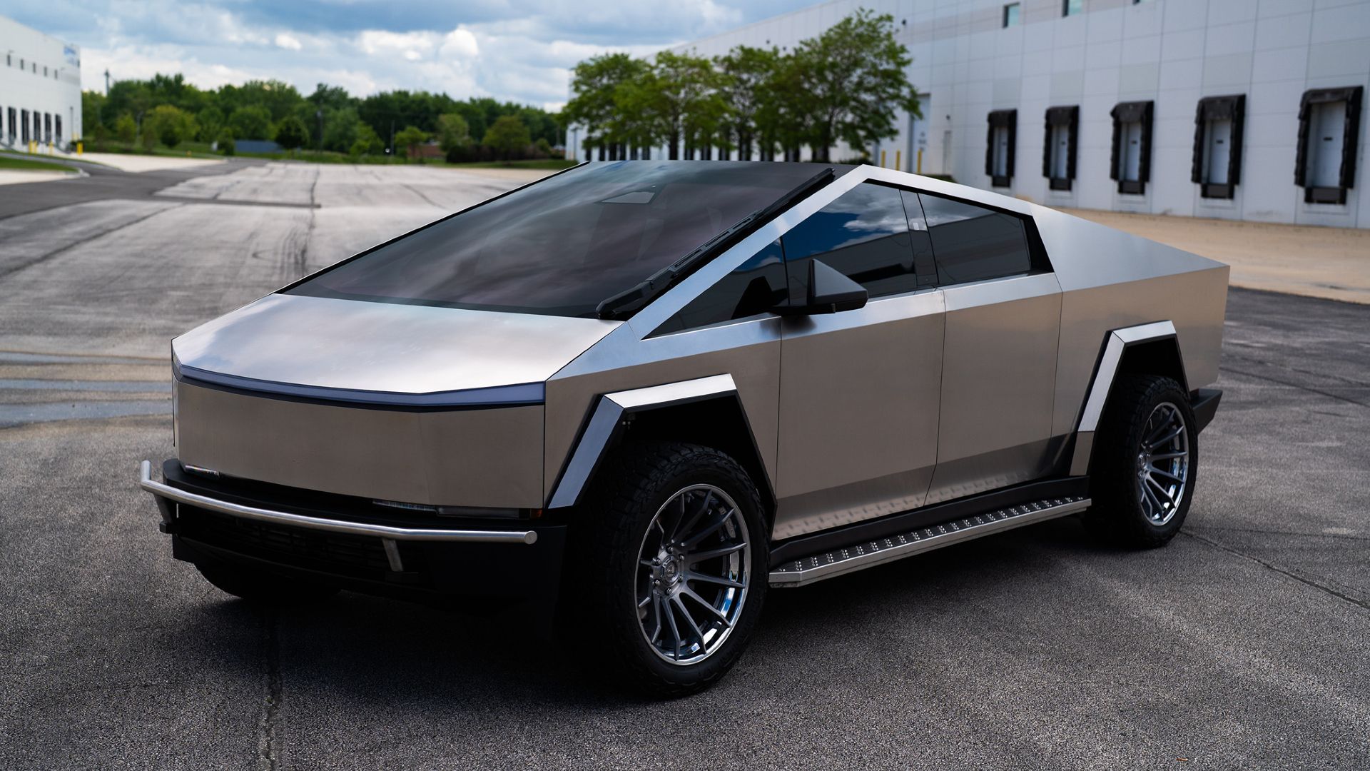 10 Ridiculous Mods People Have Done To The Tesla Cybertruck