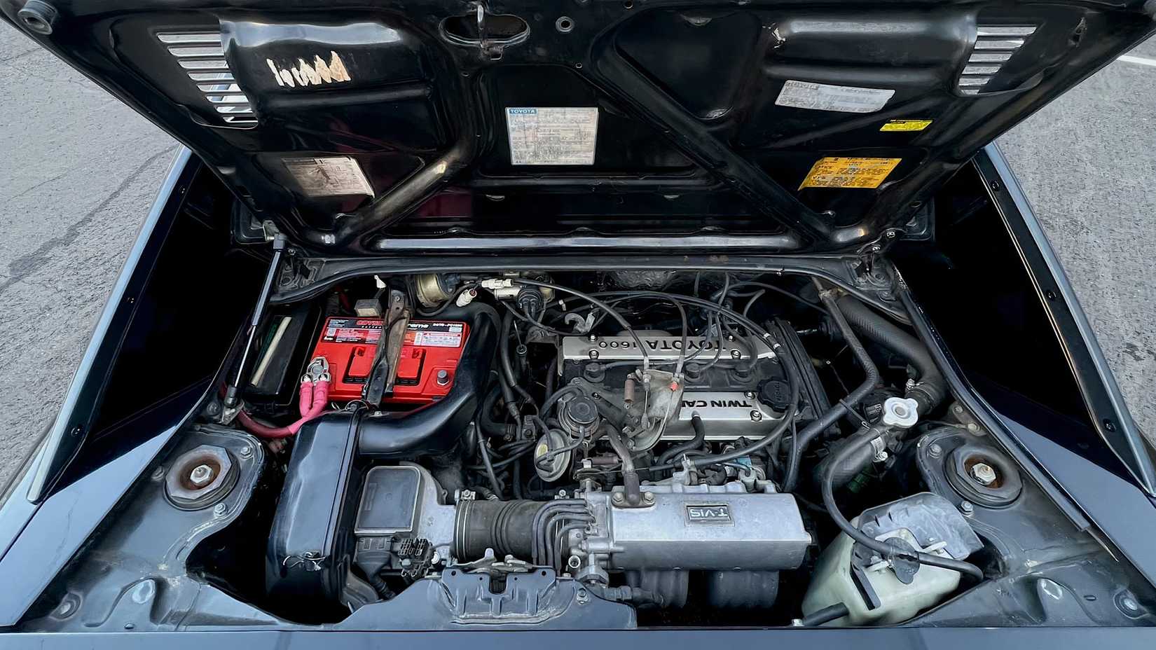 Toyota 4A-GE DOHC 1.6-liter Inline-Four engine featuring in 1992 Toyota Corolla DX