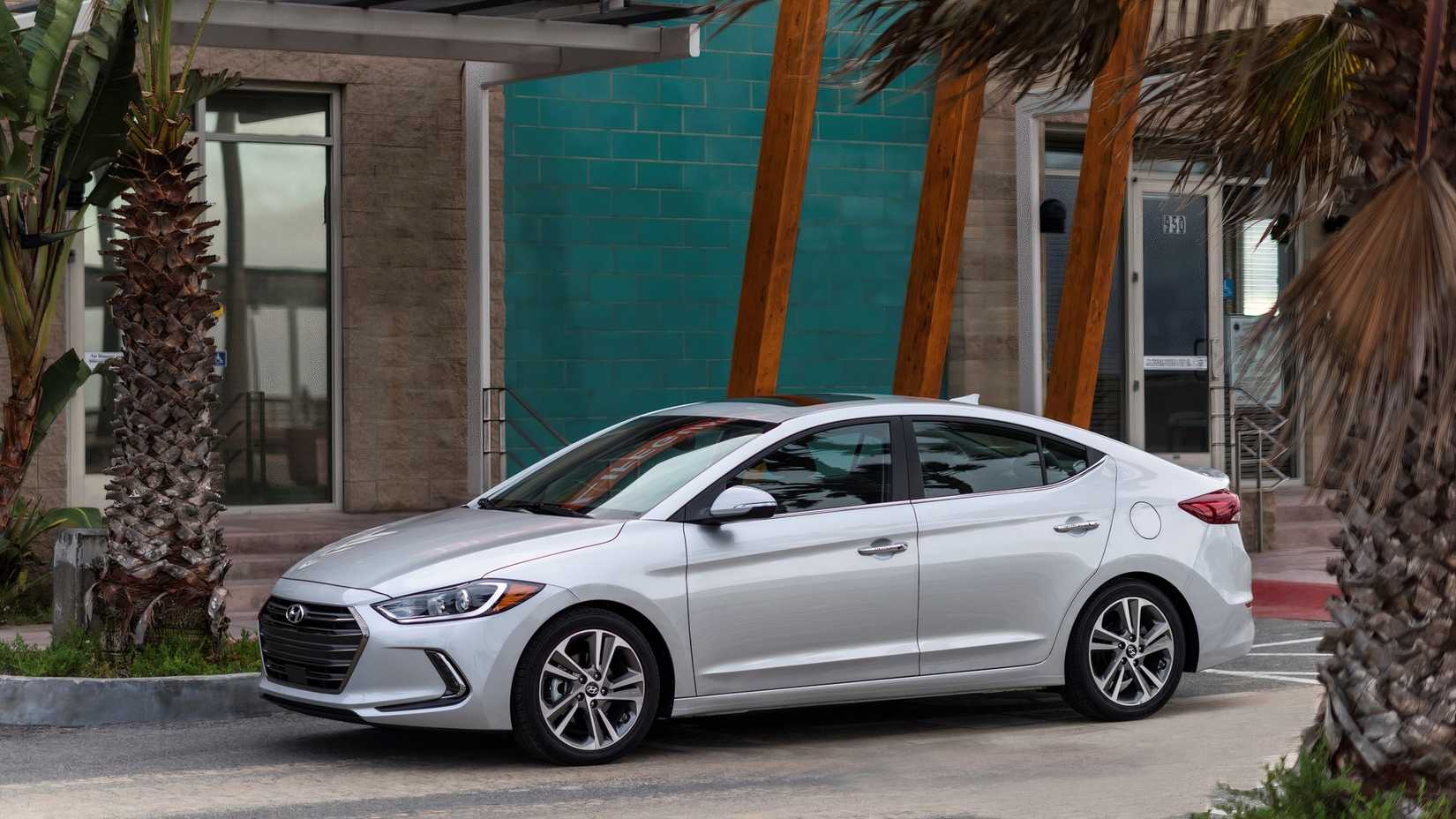 2018 Hyundai Elantra side left exterior shot