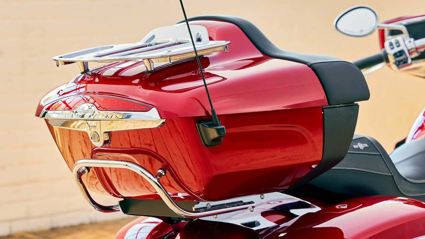 Detalhe de close-up da topcase 2023 Roadmaster Limited