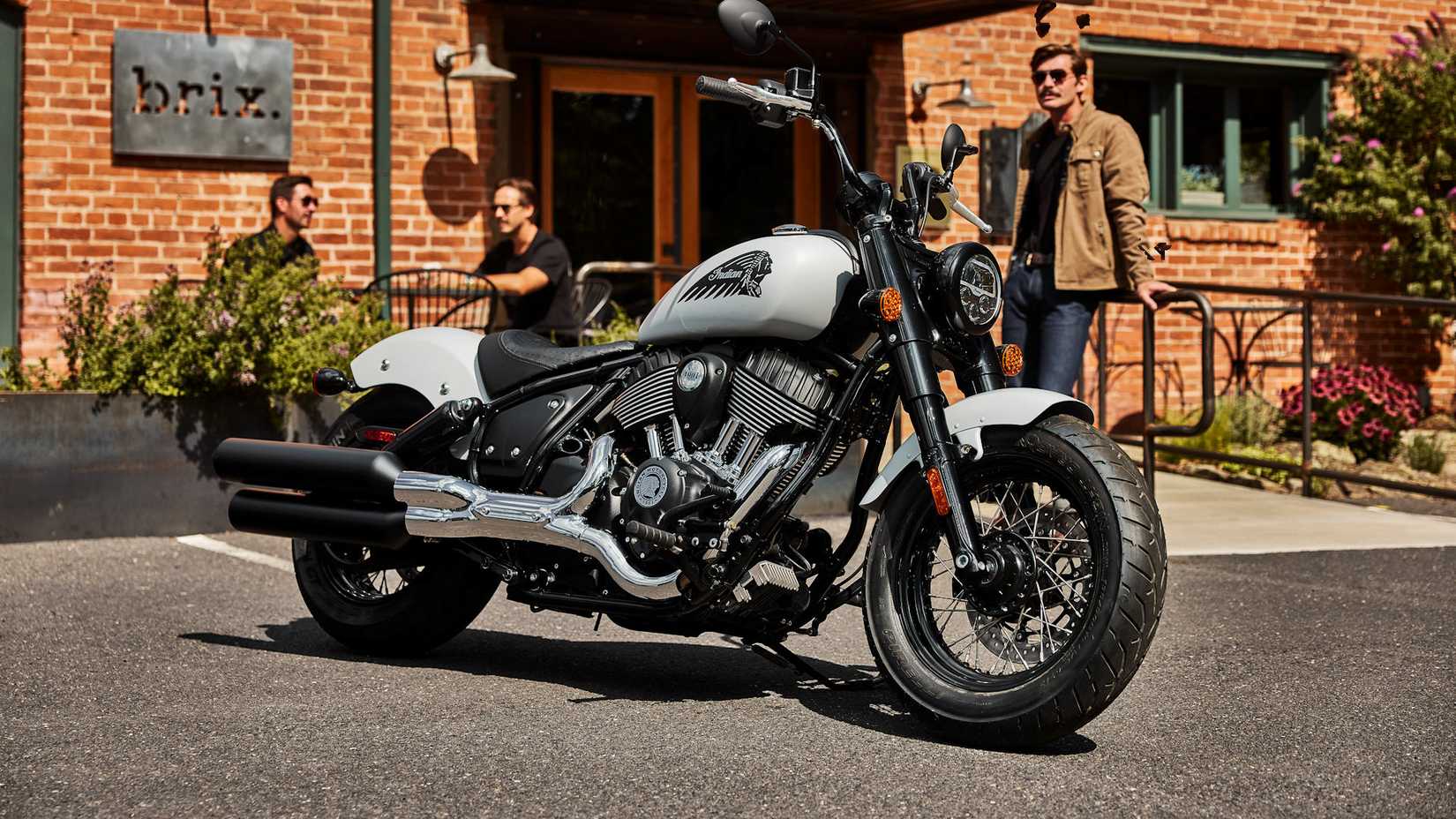 2024 Indian Chief Bobber static front quarter shot