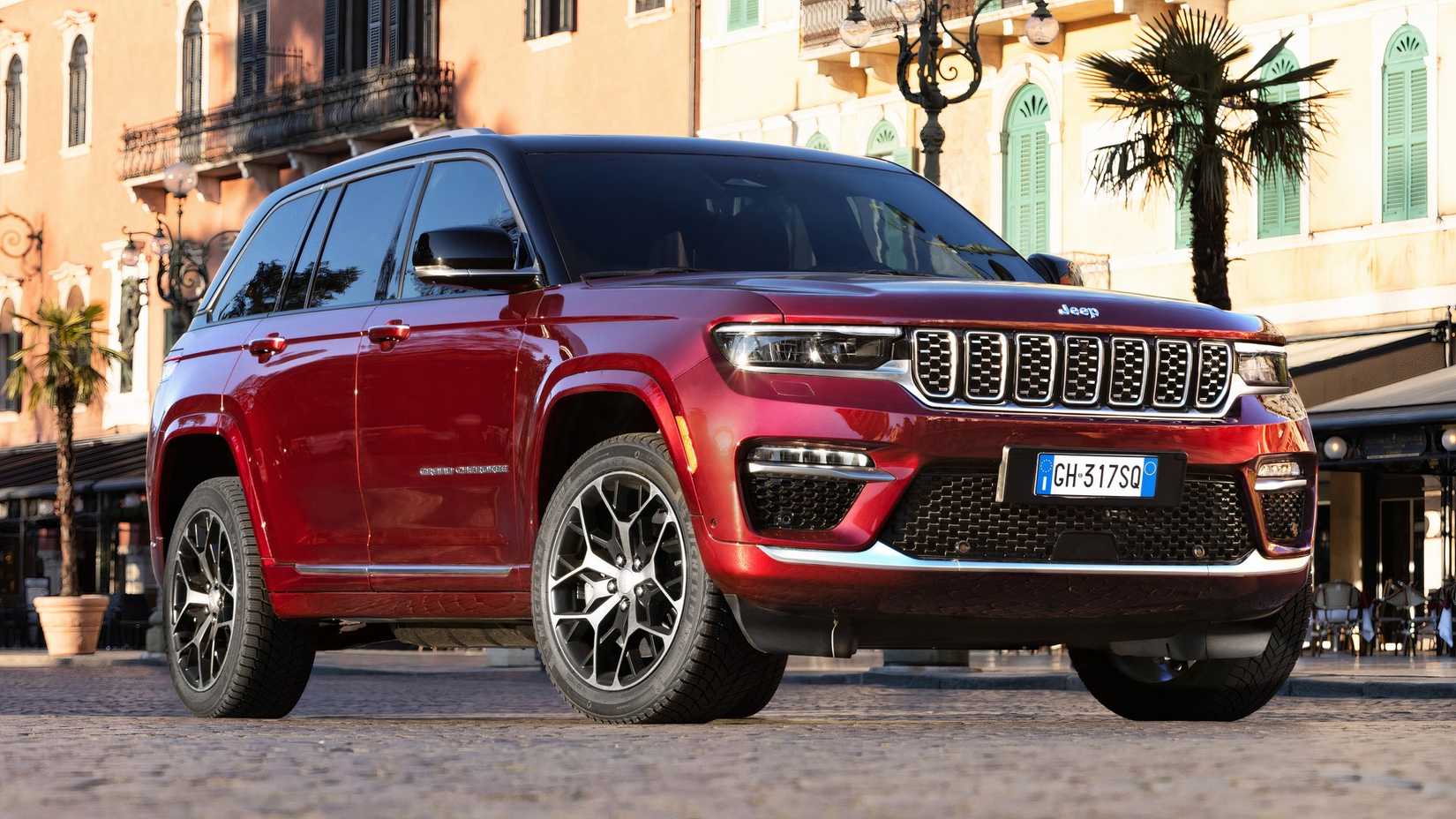 2024 Jeep Grand Cherokee 4xe Hybrid Red Front End Shot