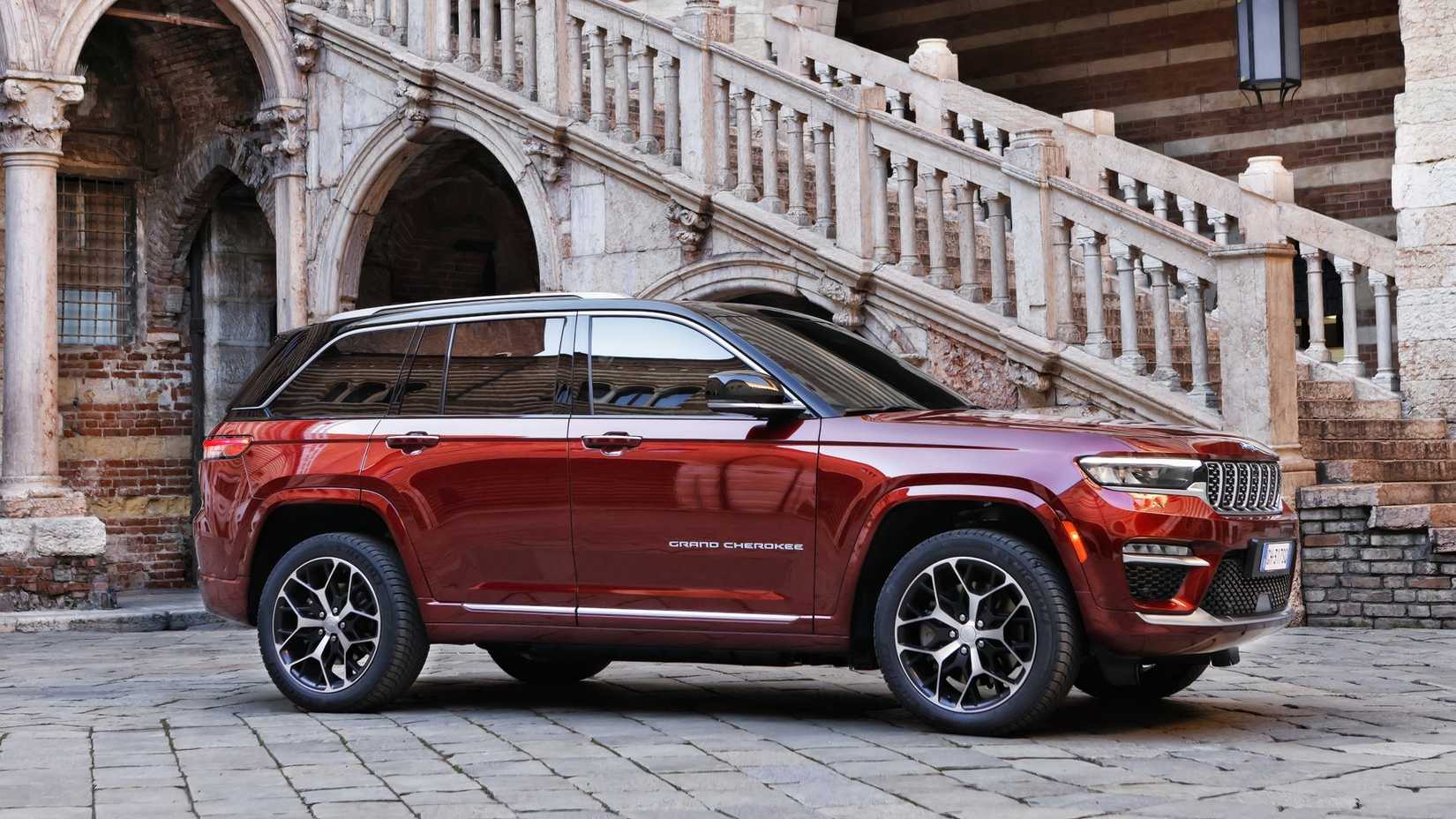 2024 Jeep Grand Cherokee 4xe Hybrid Red Side Photo