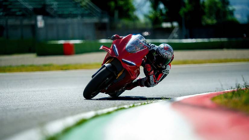 2025 Ducati Panigale V4 S Pecco Bagnaia 2