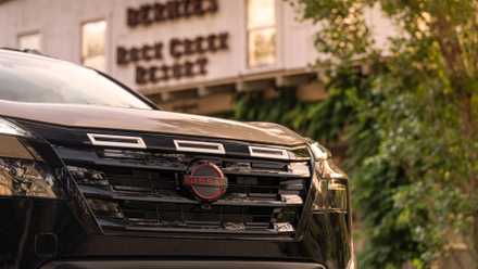 Exterior do Nissan Rogue Rock Creek 2025 (12)