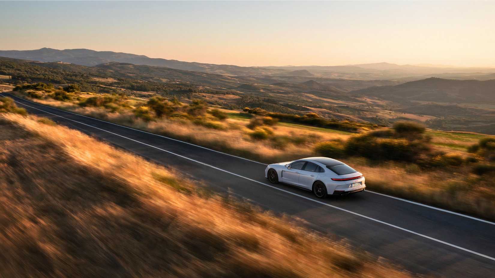 2025 Porsche Panamera Turbo S E-Híbrido