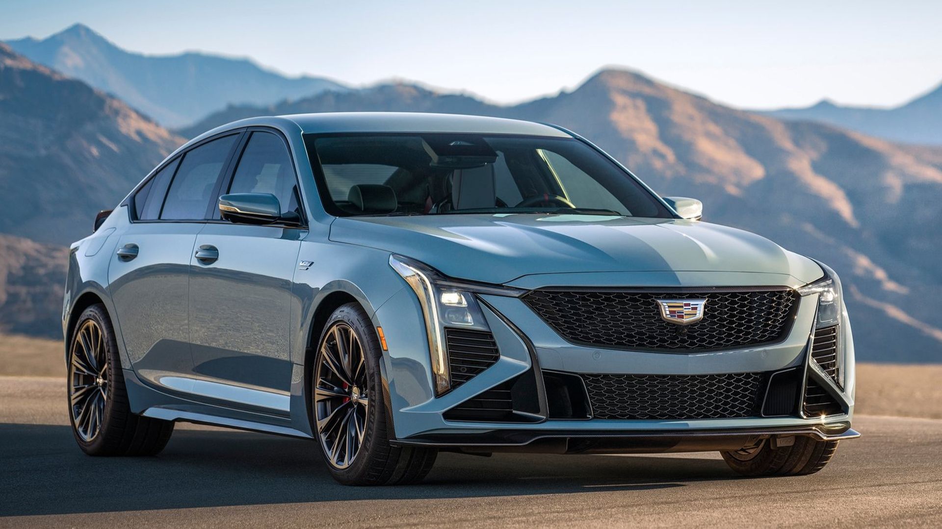 Cadillac CT5-V Blackwing azul 2025