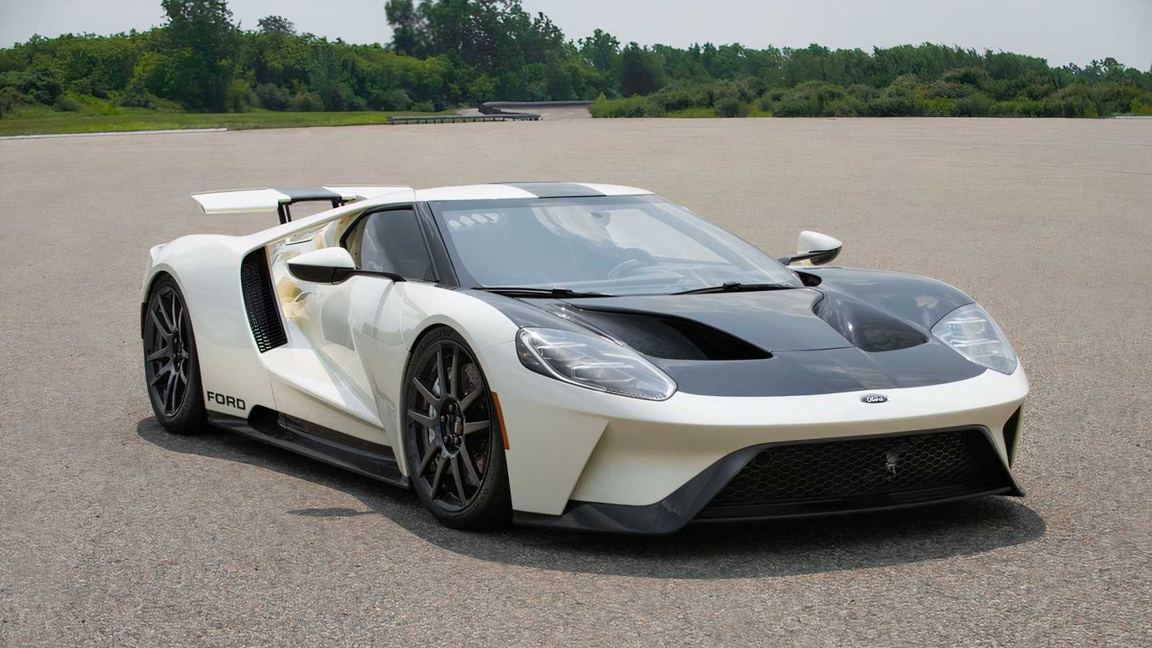 3/4 front view of 2022 Ford GT