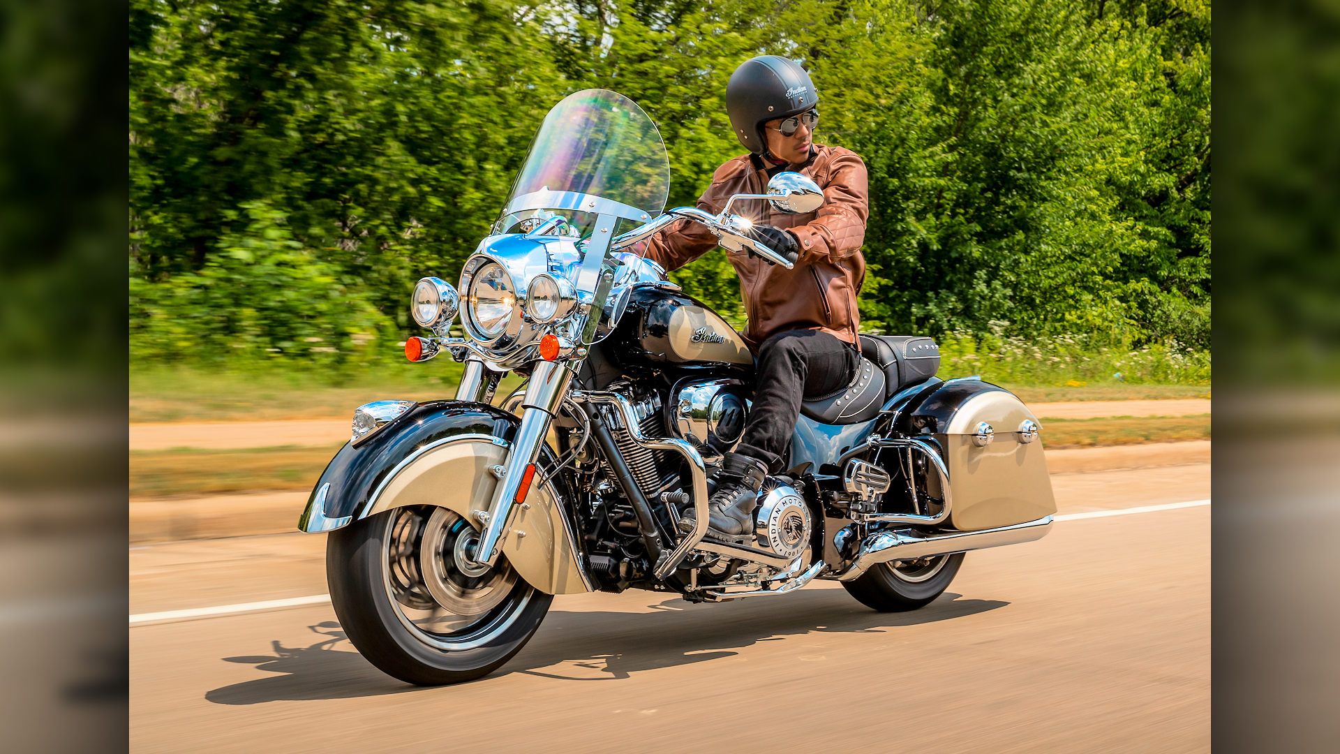 Piloto em um Indian Springfield 2022