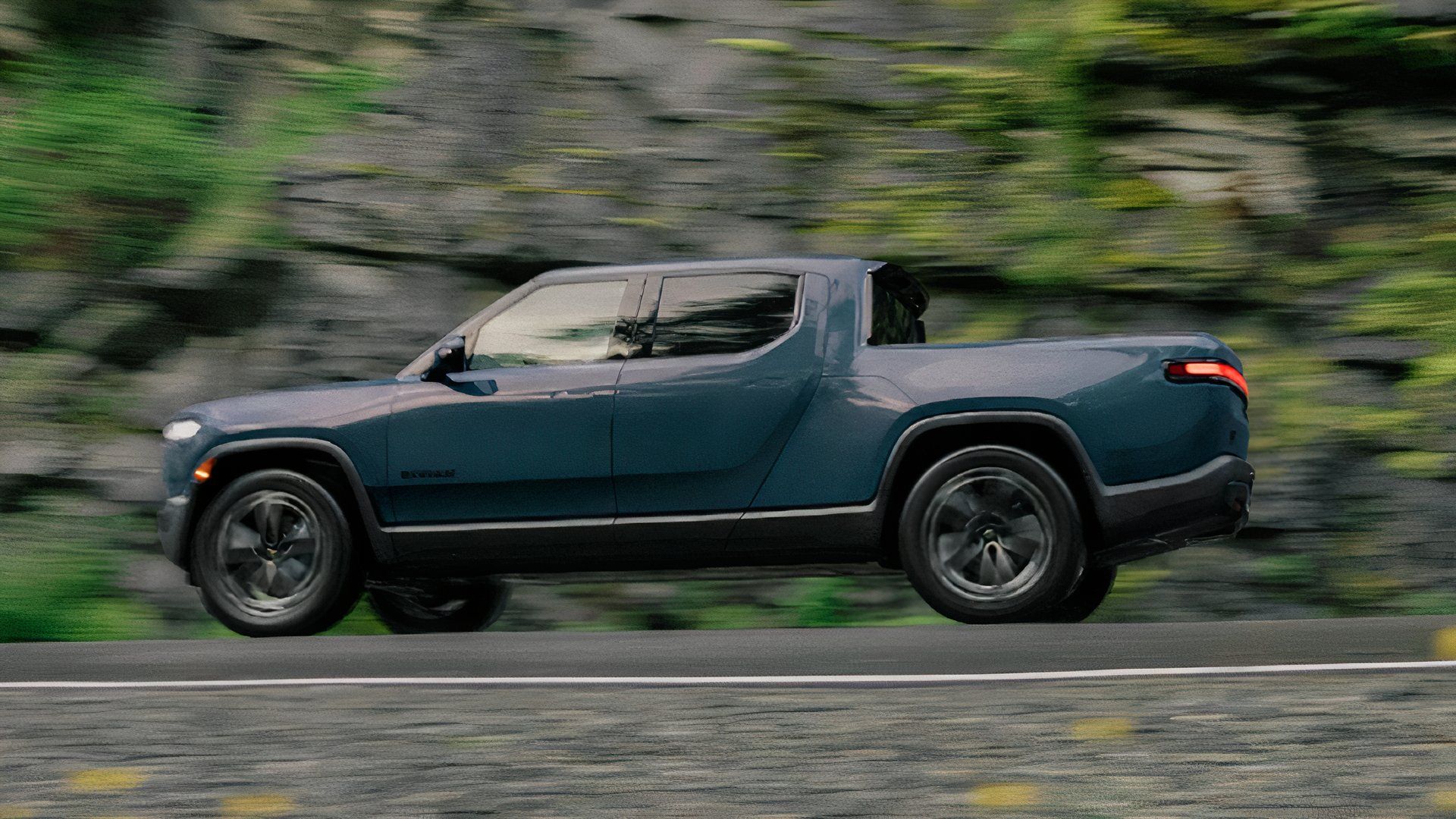 Four Motors, Kick Turn, And More - Here's What The New Rivian R1 Quad ...