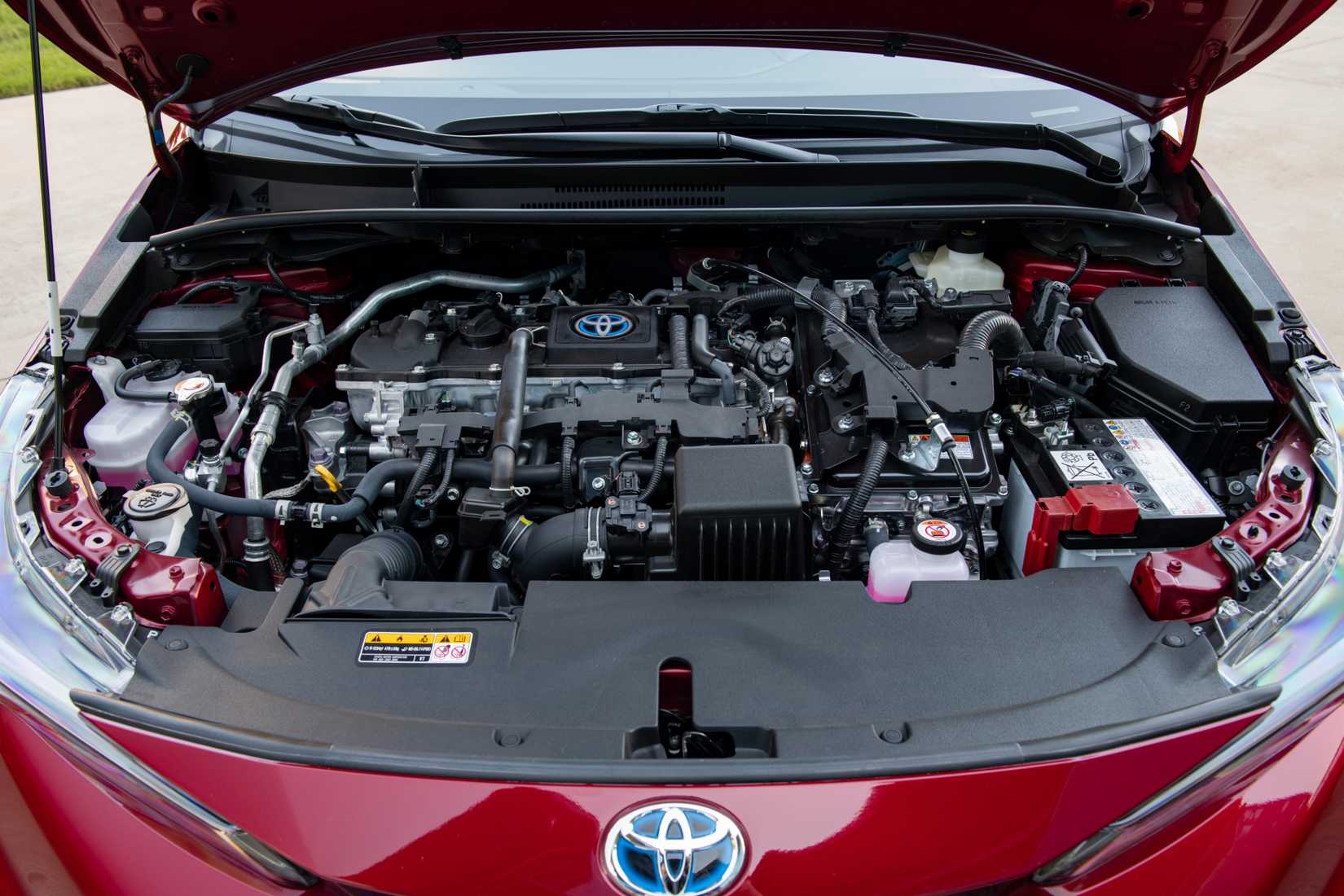 Compartimento do motor do Toyota Corolla Hybrid 2024