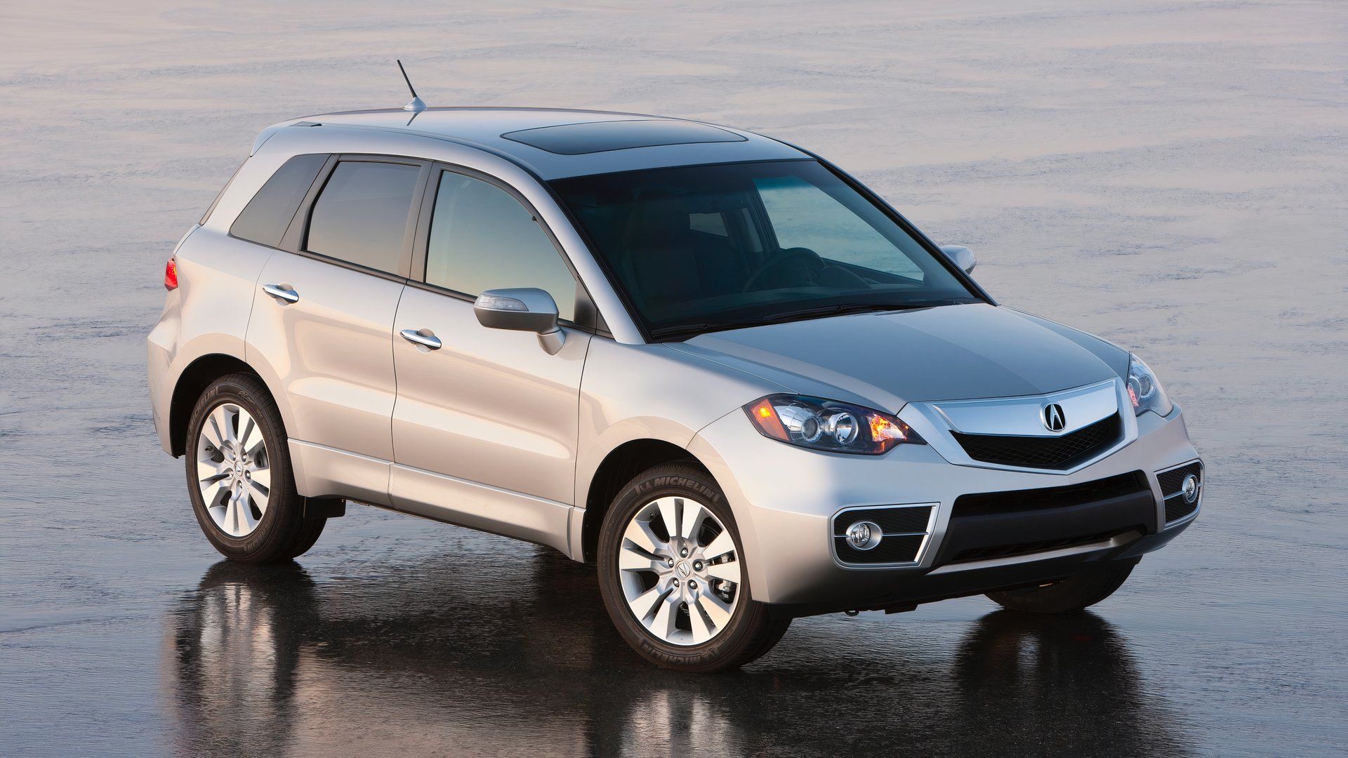 2010 Acura RDX estacionado