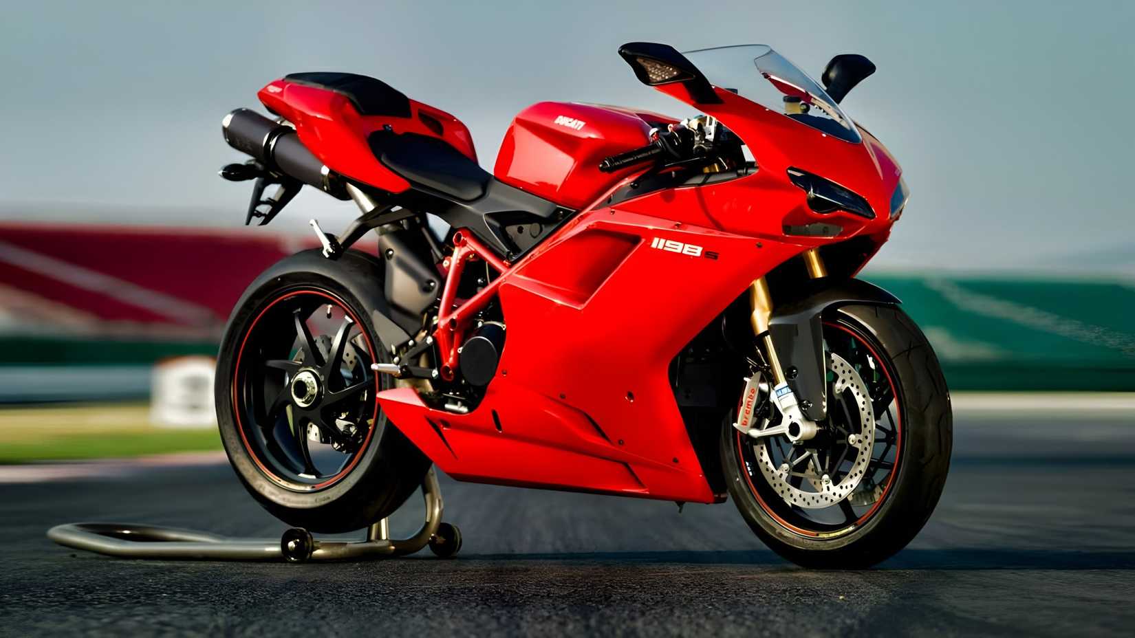2011 Ducati 1198S em uma pista de corrida hd superbike papel de parede