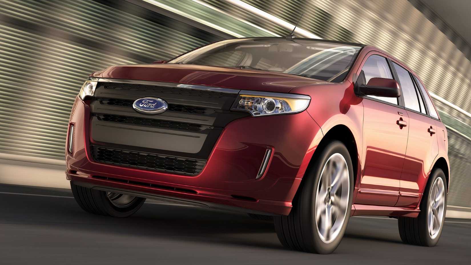 Foto de ação 3/4 frontal do Ford Edge 2014