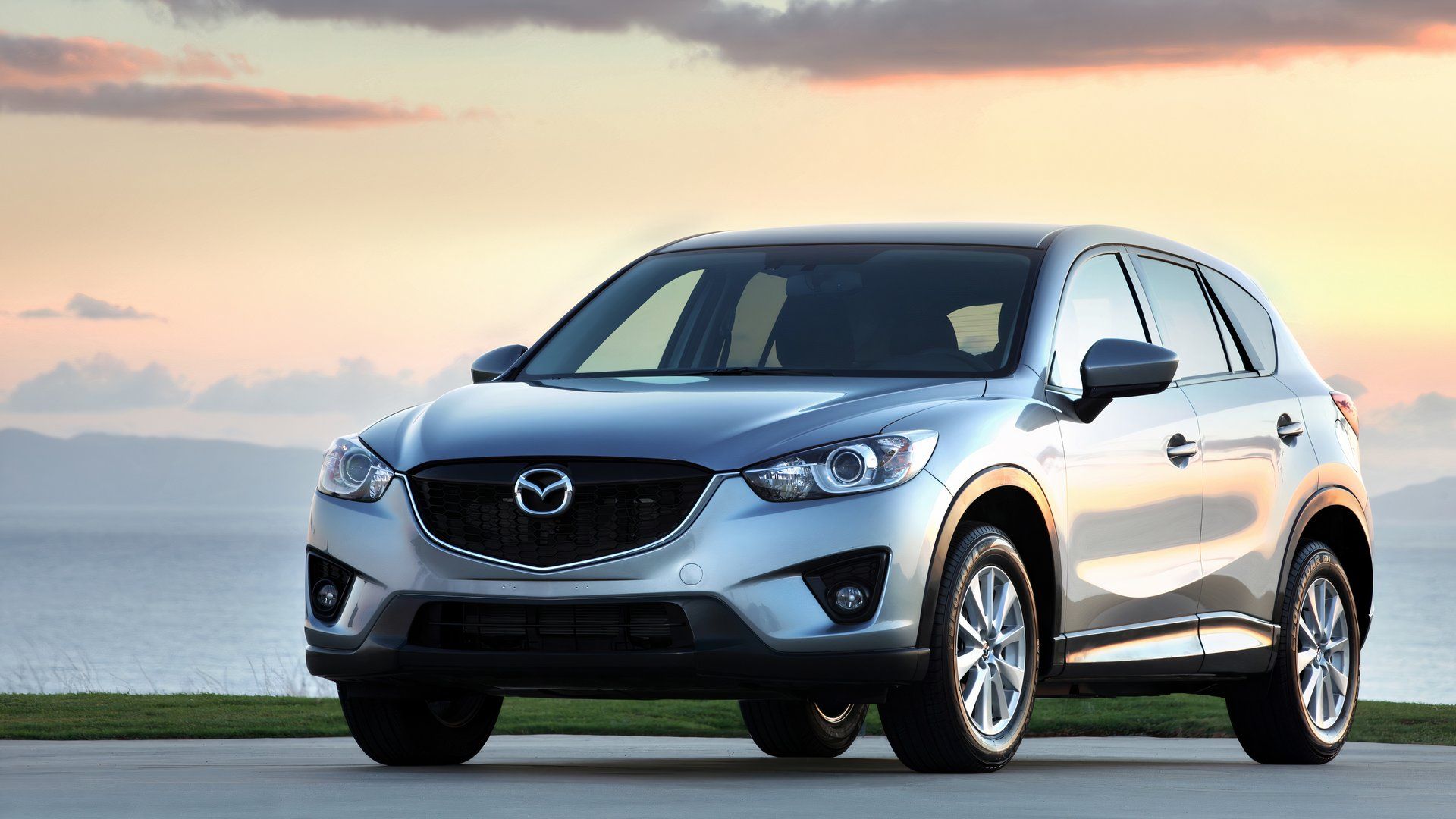 Mazda CX-5 2014 estacionado