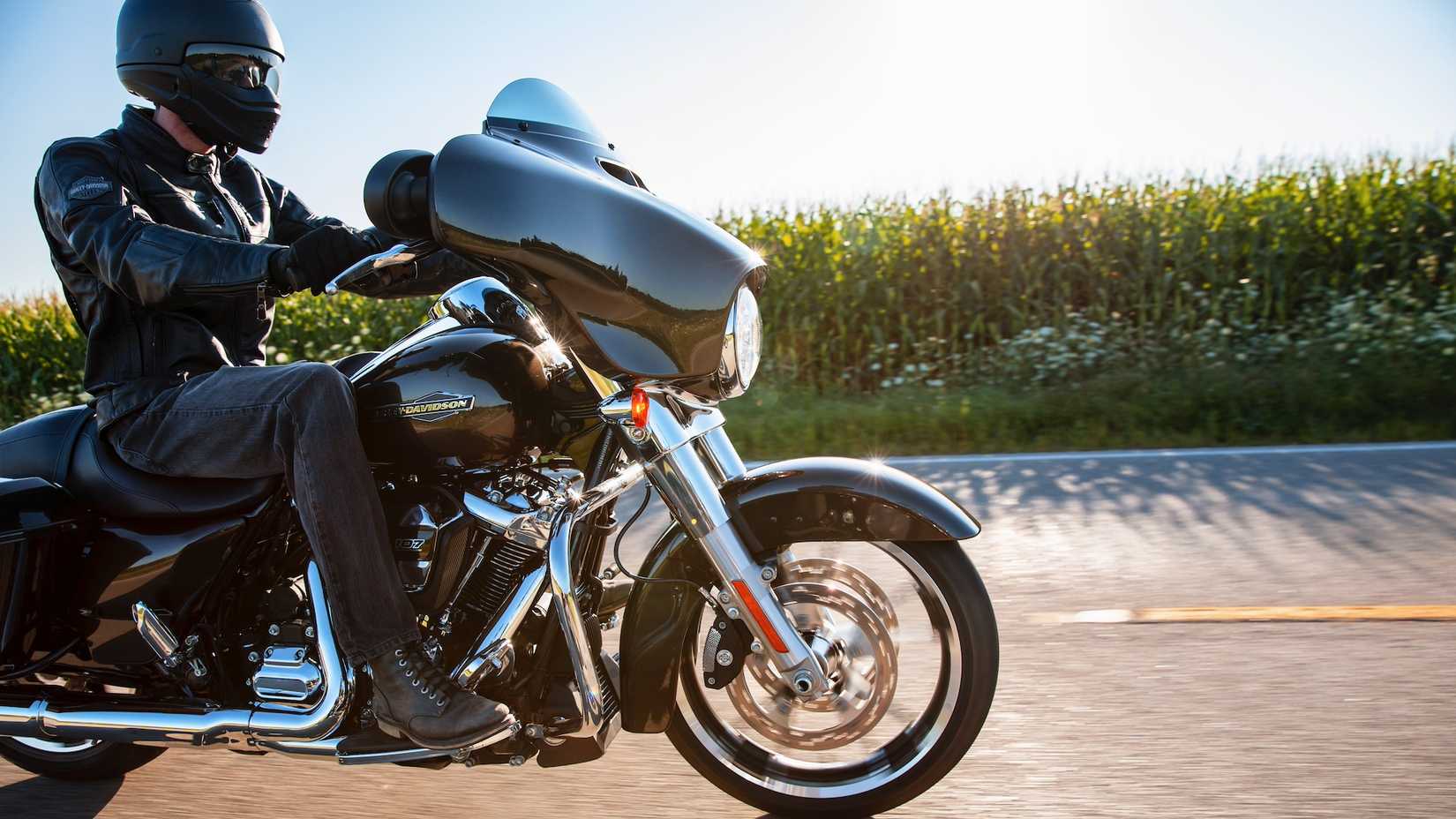 Foto de ação Street Glide de 2021