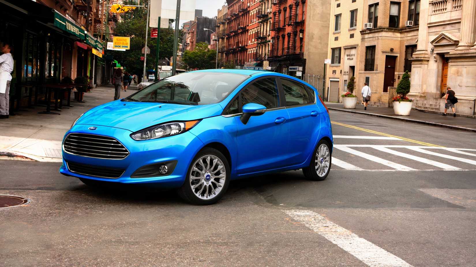 2016 Ford Fiesta turning onto a road