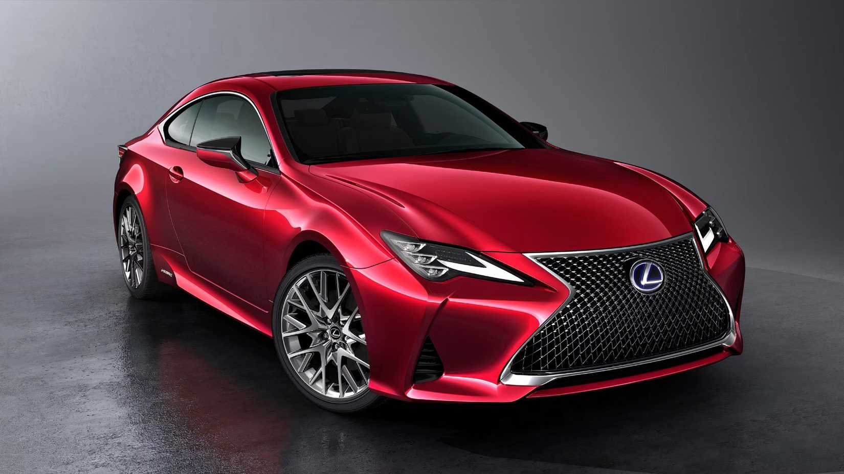 2019 2019 Lexus RC front 3/4 shot