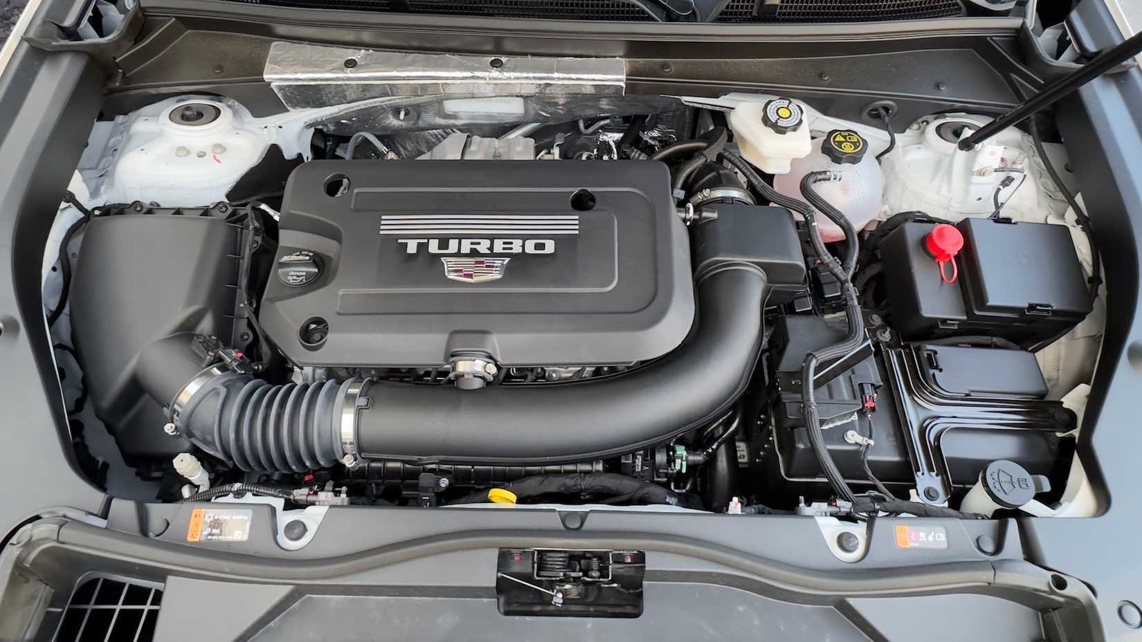 2024 Cadillac XT4 Engine