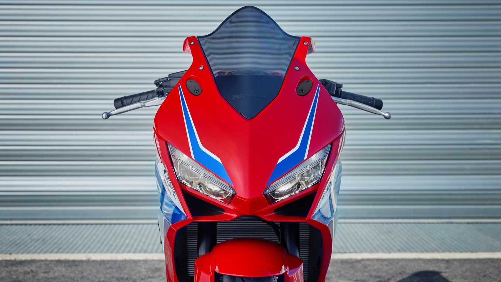 Farol Honda CBR650R 2024