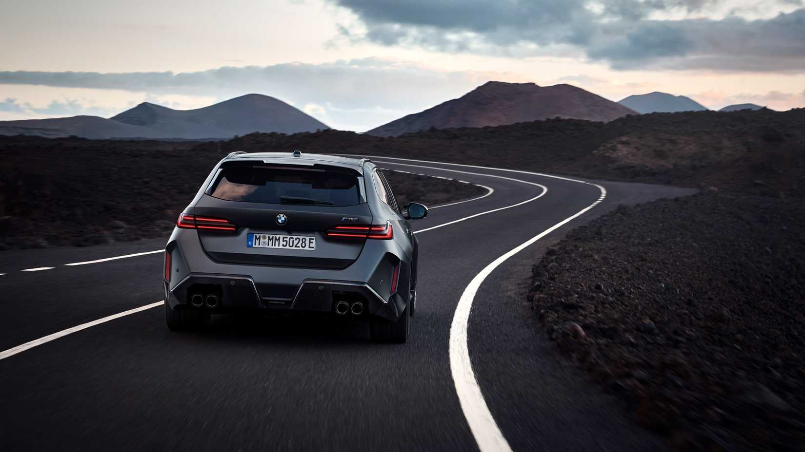 2025 BMW M5 Touring-6
