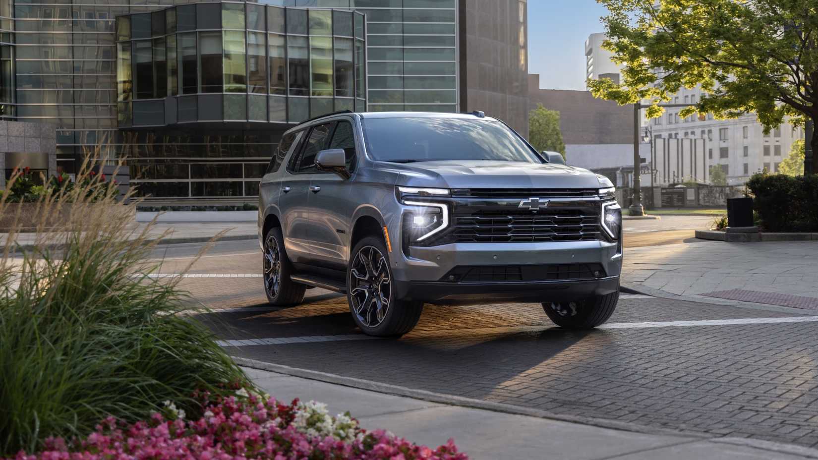 Front 3/4 shot of a parked 2025 Chevrolet Tahoe RST