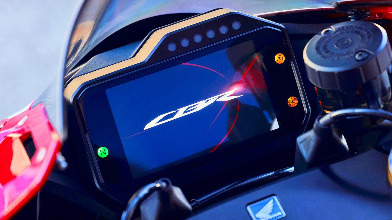 2025 Honda CBR1000RR-R Fireblade SP TFT display close-up detail