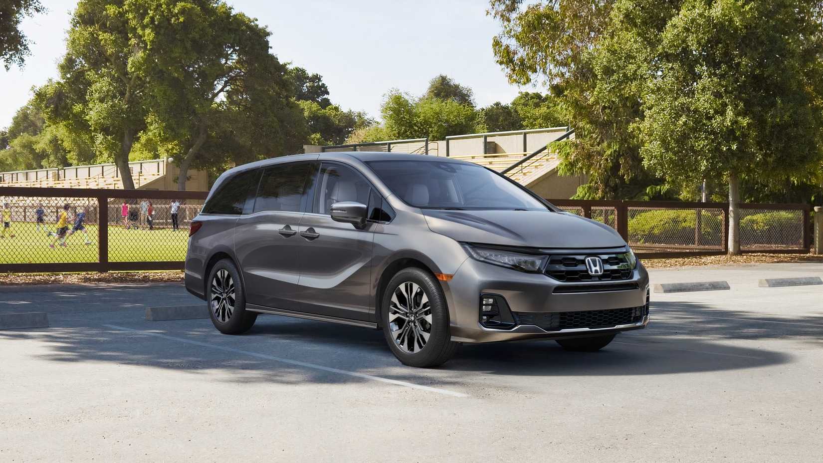 2025 Honda Odyssey in silver parked in parking lot