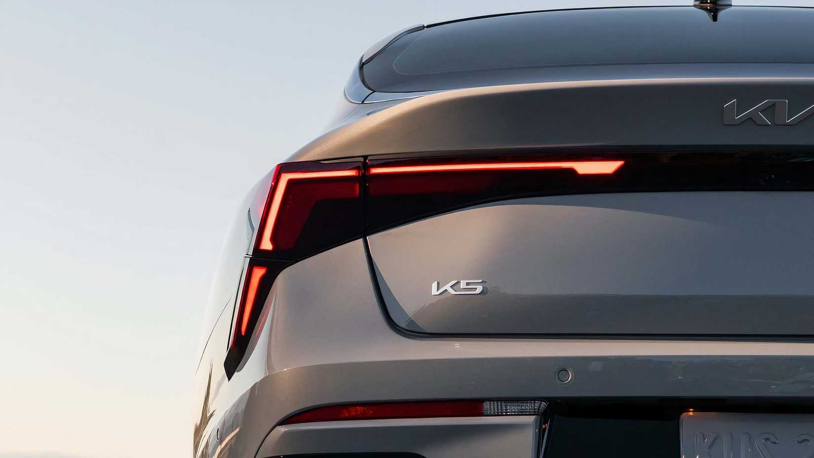 The 2025 Kia K5 GT's taillights