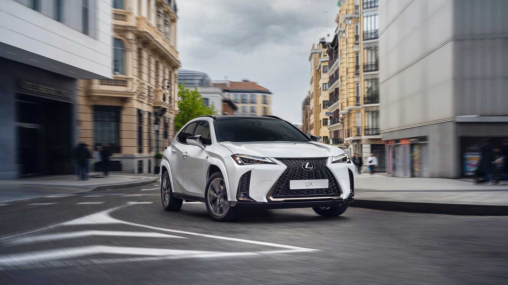 2023 Lexus UXh F Sport front 3/4